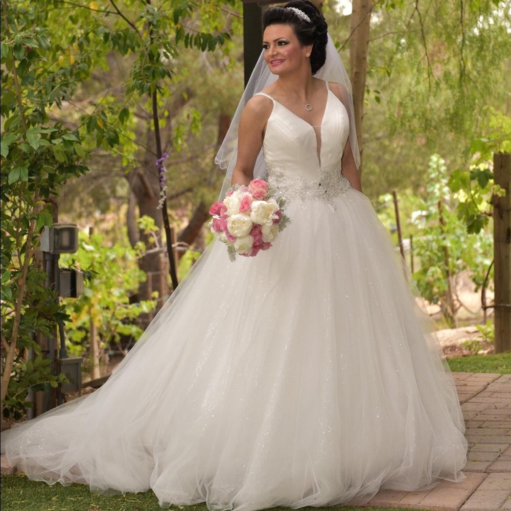 Wedding gown